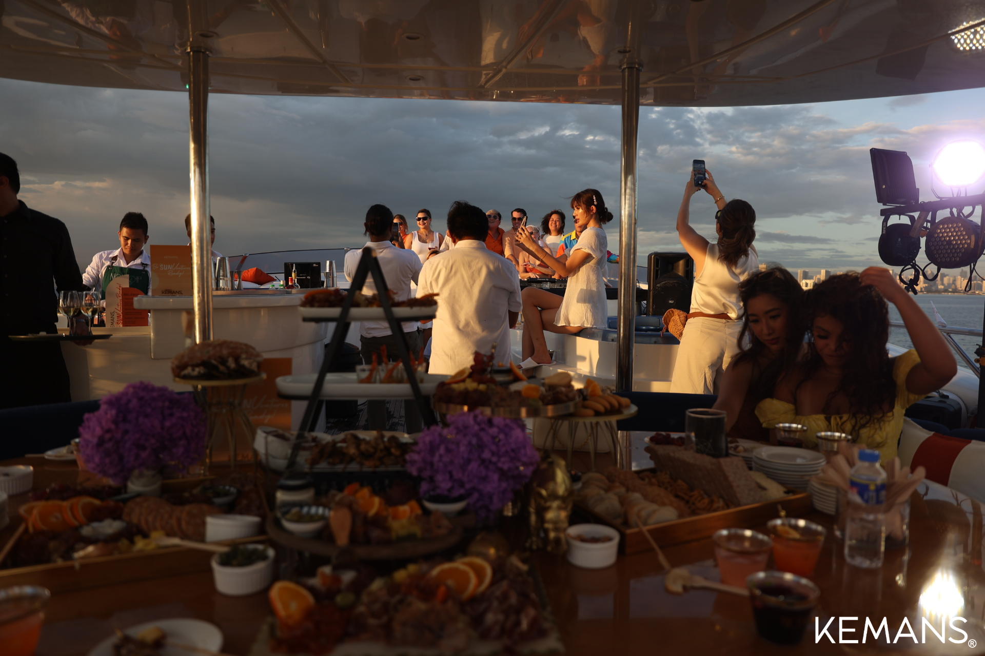 superyacht for rent Manila (17)