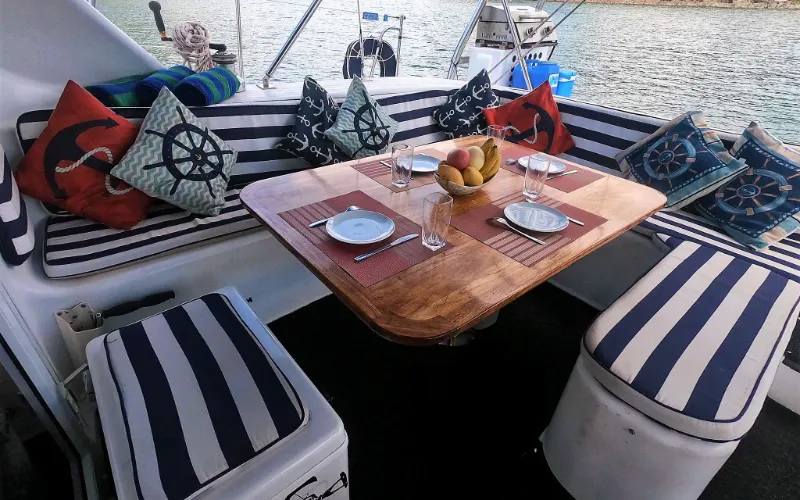 Catamaran travel Charter Palawan Coron (9)