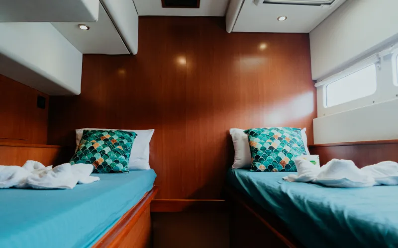 Leopard Catamaran for rent Puerto Galera (27)