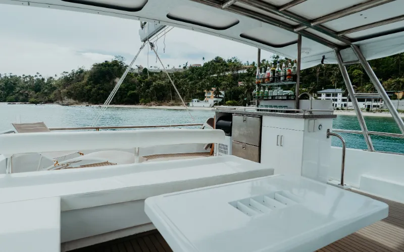 Leopard Catamaran for rent Puerto Galera (33)