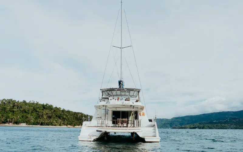 Leopard Catamaran for rent Puerto Galera (42)