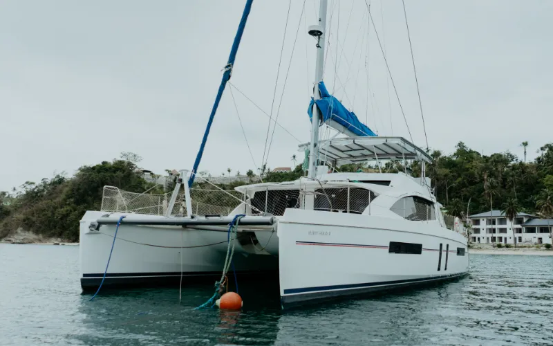 Leopard Catamaran for rent Puerto Galera (46)