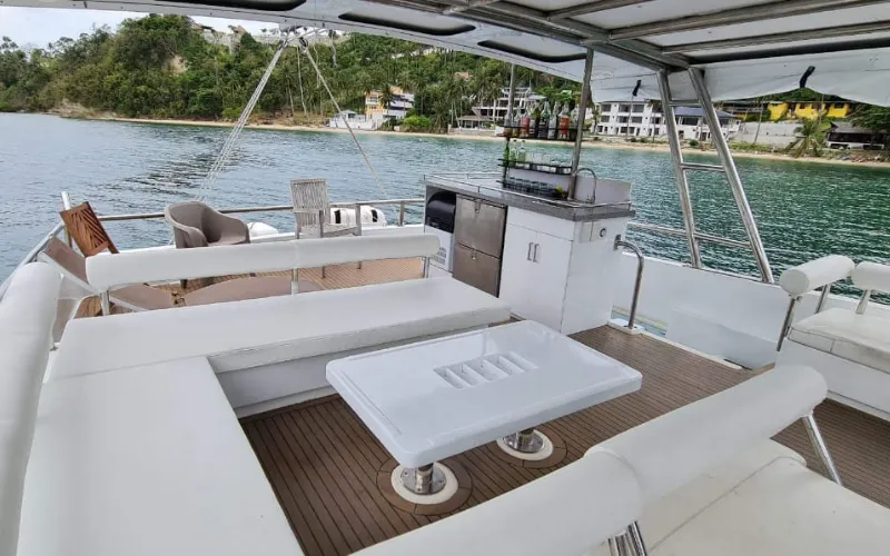 Leopard Catamaran for rent Puerto Galera (52)