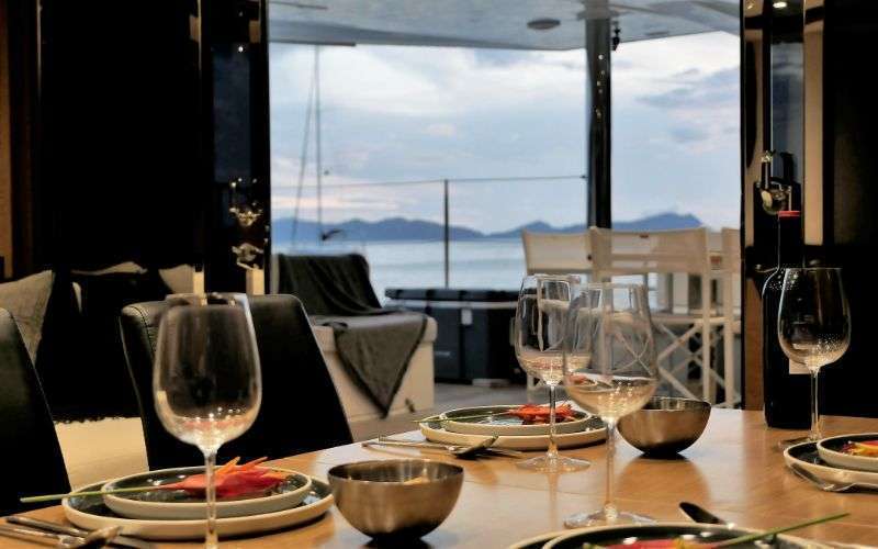 Luxury yacht For rent in Palawan (3)