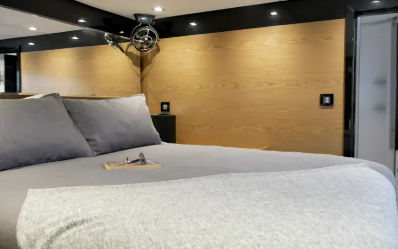 Sunreef Bedroom (1)