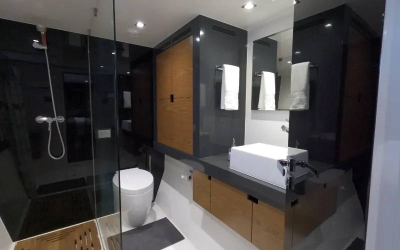 Sunreef Bedroom (5)