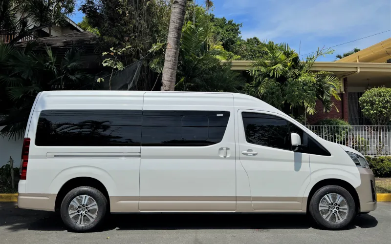 Toyota Tourer for rent Manila (15)