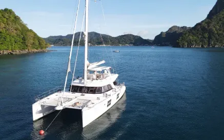 5 Reasons Why the Sunreef 60 Loft is Perfect for Your Next Day Tour or Multiday Charter