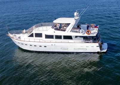 60-Feet-Motoryacht For-Sale-403x286