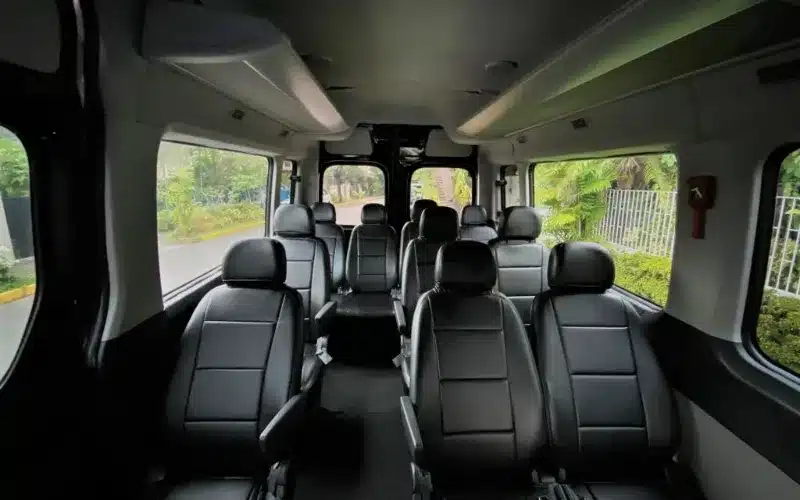Hyundai H350 Artista for rent (14)