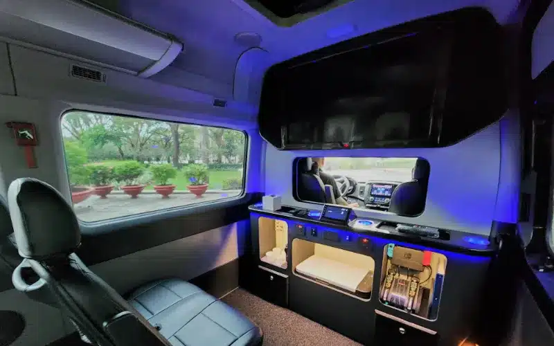 Hyundai H350 Artista for rent (15)