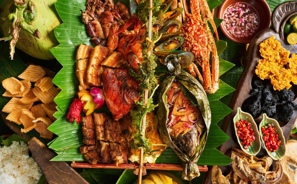 20170829-tatler-homes-kamayan-boodle-fight-tatlerhomehappy00316_cover_1067x1600