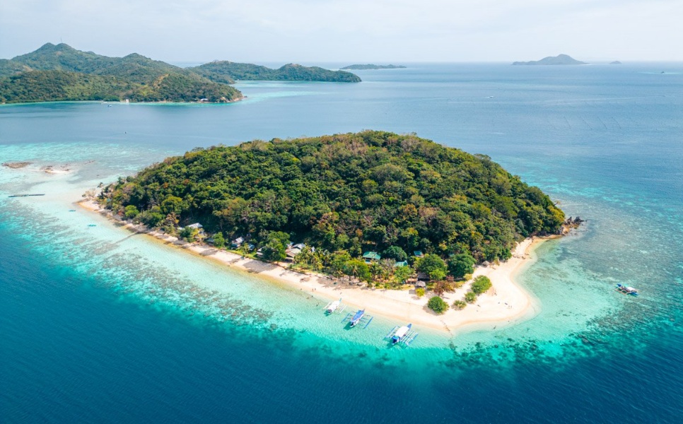 Banana Island Coron (1)