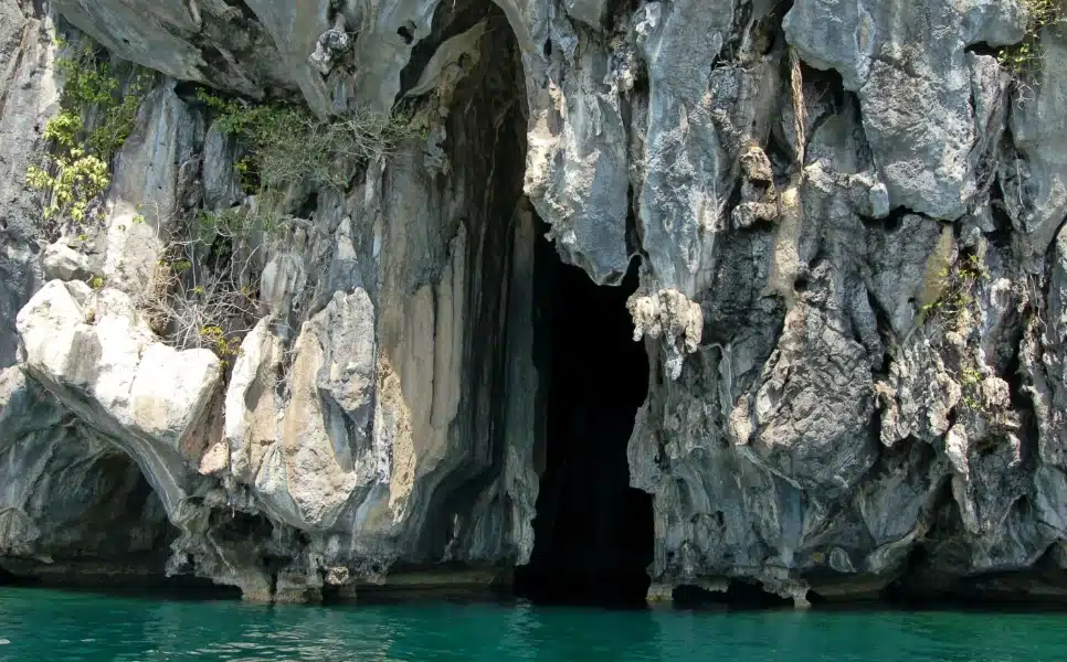 El-nido-cave
