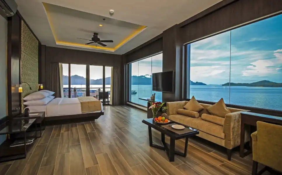 Panorama-Suite-Two-Seasons-Coron-Bayside-Hotel