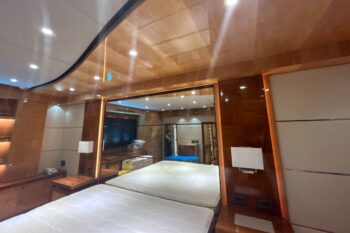 Tanenia Yacht - Image 22