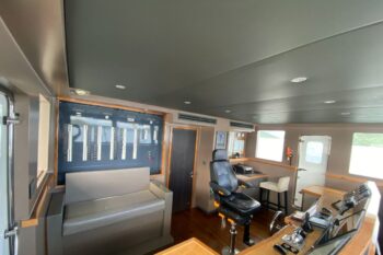 Tanenia Yacht - Image 35