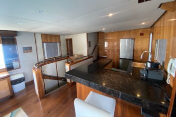 Tanenia Yacht - Image 42