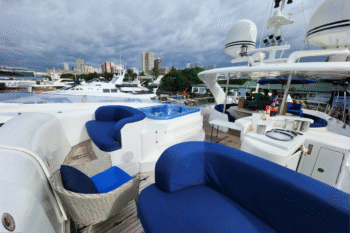 Luxury Dinner Cruise for 30 Guests in Manila - Image 9