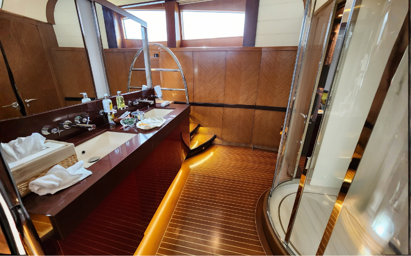 SUNGLIDER 120_YACHT FOR RENT MANILA_800X500 (3)