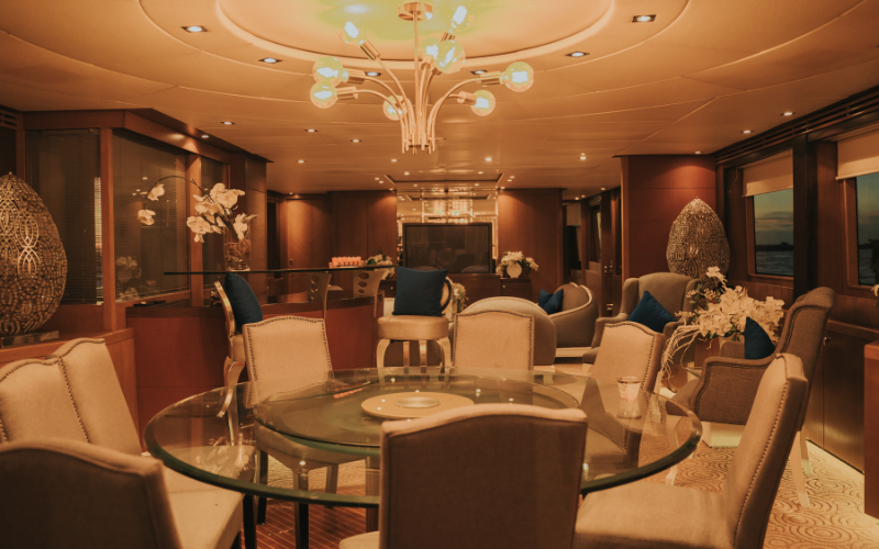 SUNGLIDER 120_YACHT FOR RENT MANILA_800X500 (5)