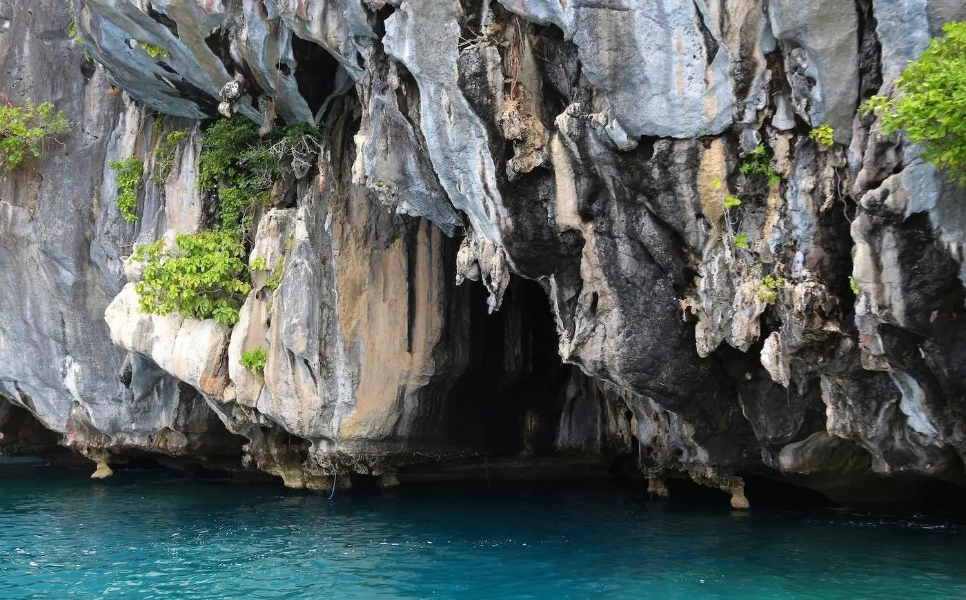 cathedral-cave-el-nido-palawan.webp