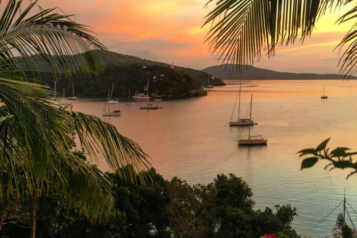 Discover Busuanga Bay: Luxury Yacht Charters & Exclusive Boat Expeditions in Palawan - Image 2