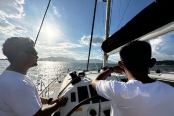 Lagoon 400 2010 - Image 6