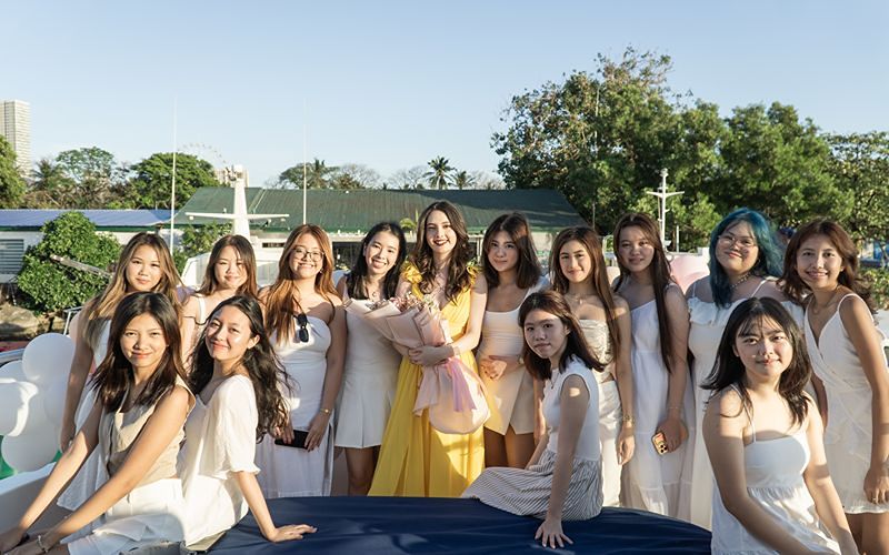 SOFIA DEBUT_SUNGLIDER 120_800X500 (3)