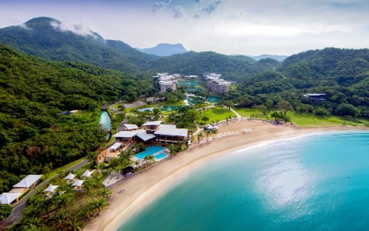 Pico-De-Loro-Thumbnail-Image