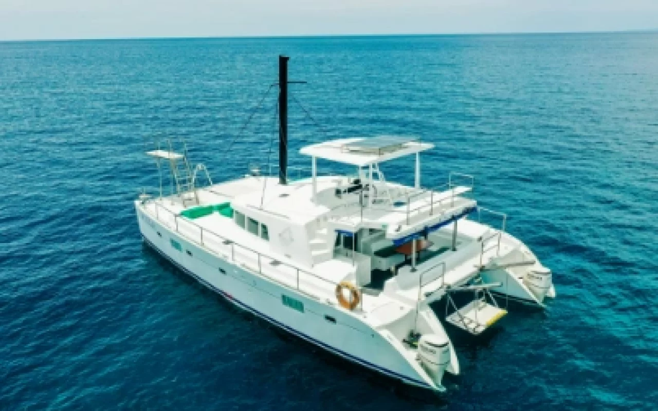 boracay-catamaran_4033286