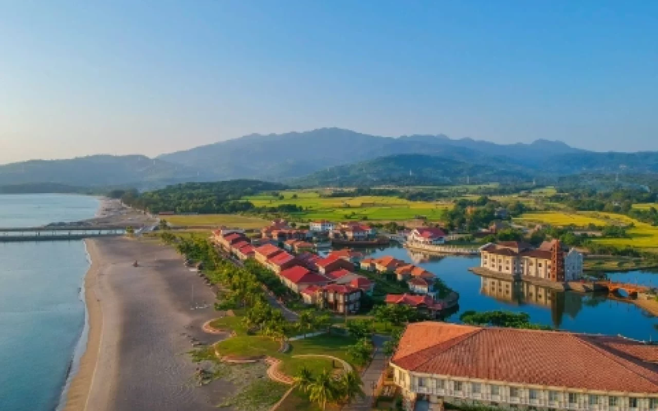 las-casas-aerial-tour-Thumbnail